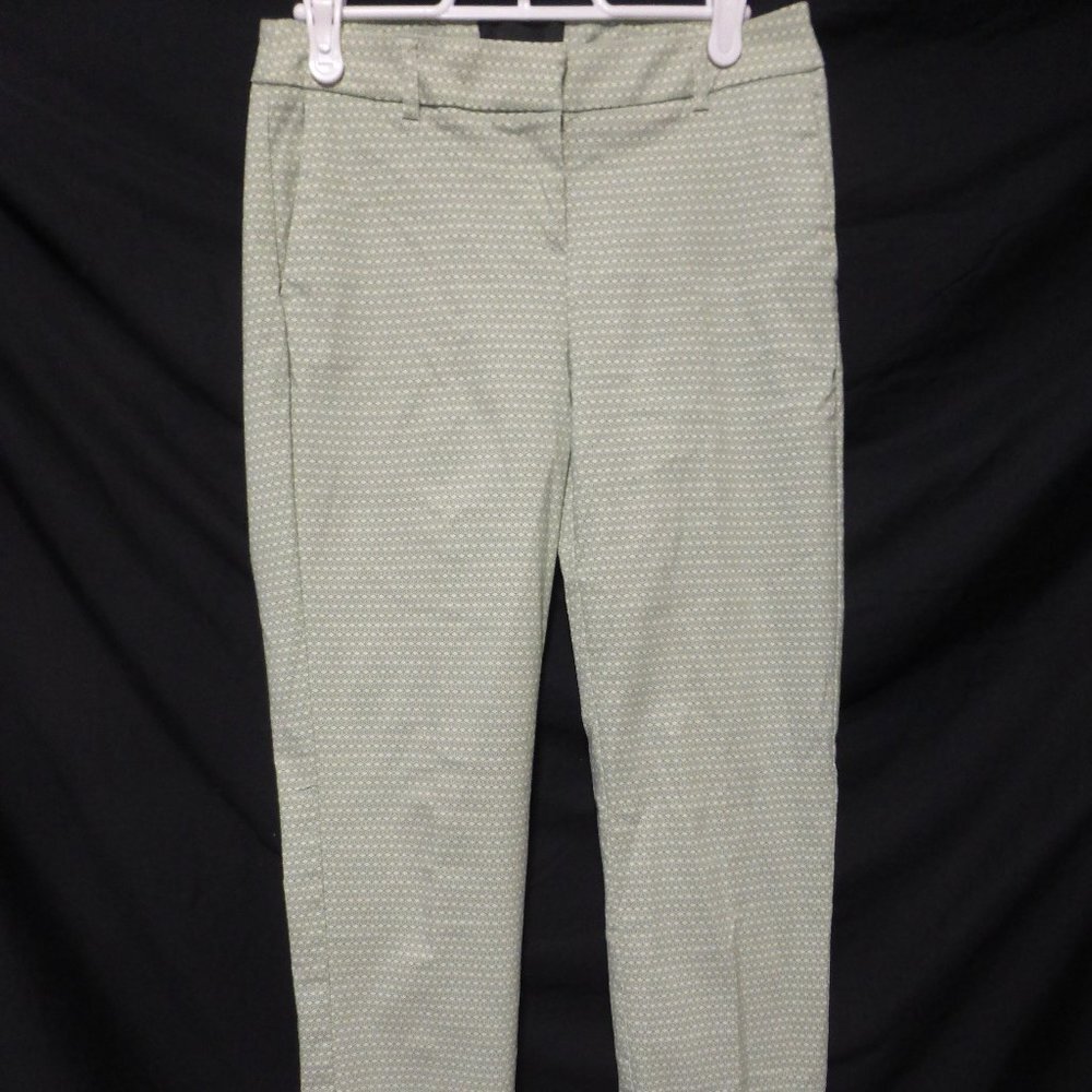 CYNTHIA ROWLEY, size 2, women's pants with consealed latch and zip front, GUC
